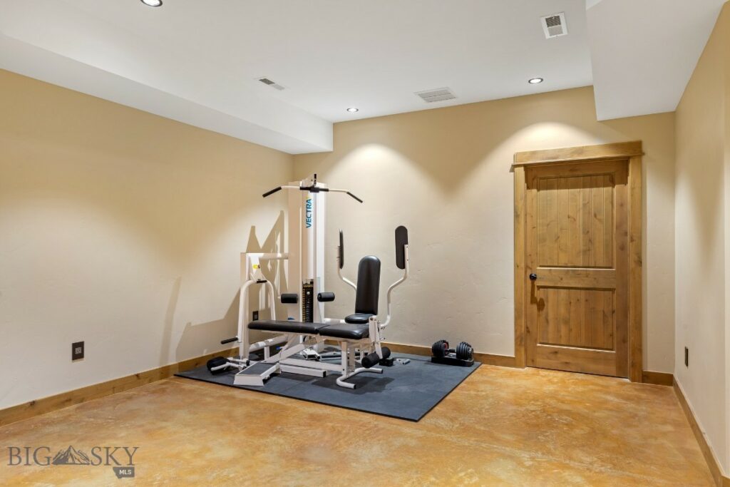 715 Bates Road, Manhattan MT 59741