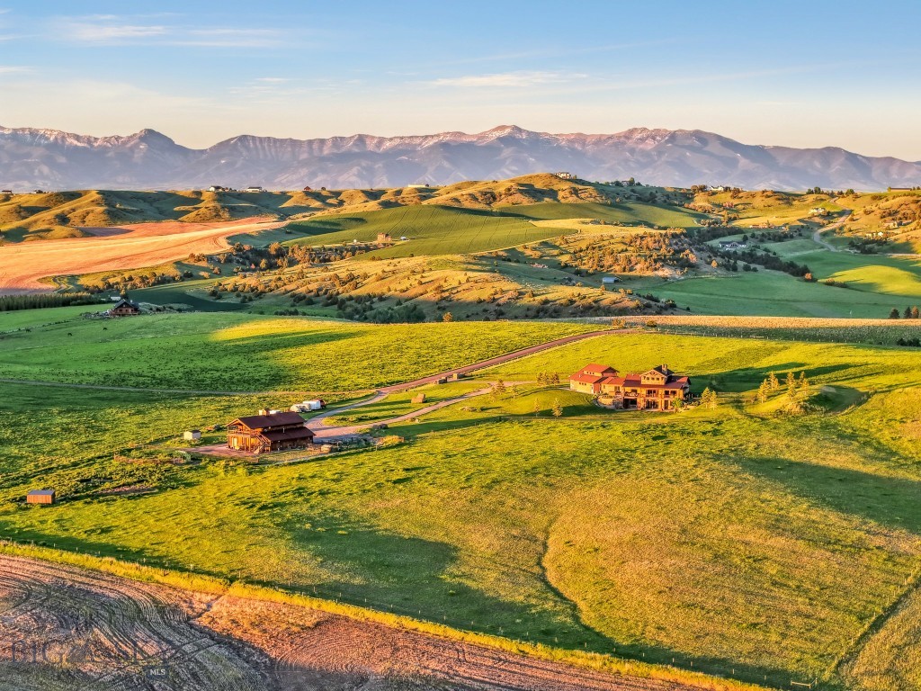 715 Bates Road, Manhattan MT 59741