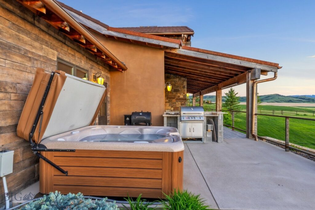 715 Bates Road, Manhattan MT 59741