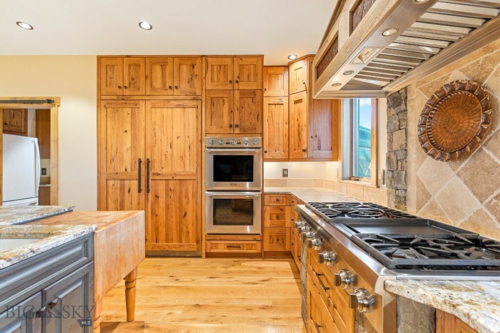 715 Bates Road, Manhattan MT 59741