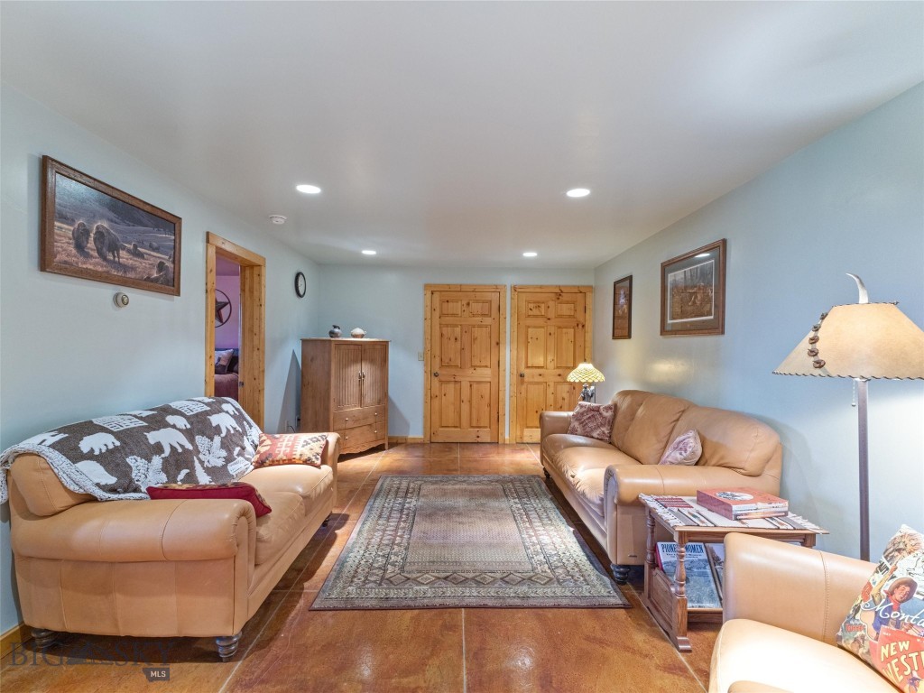 72 Sky Band Trail, Livingston MT 59047