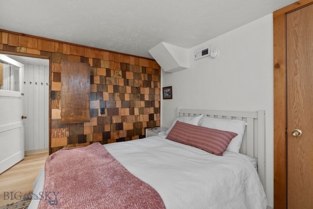 723 S 5th Avenue, Bozeman MT 59715