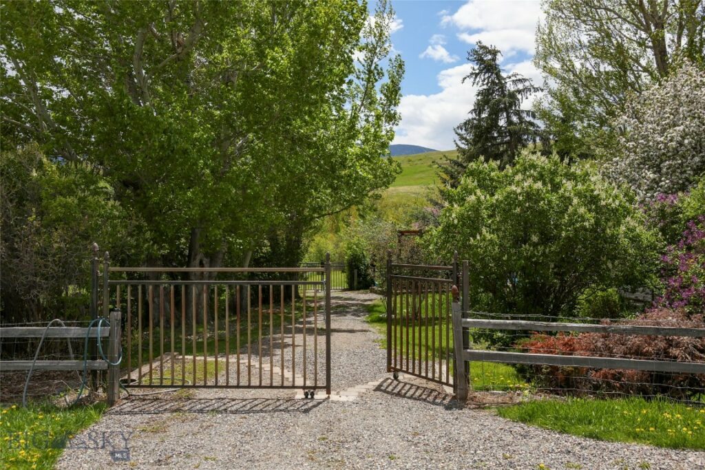 726 US Highway 10 West W, Livingston MT 59047