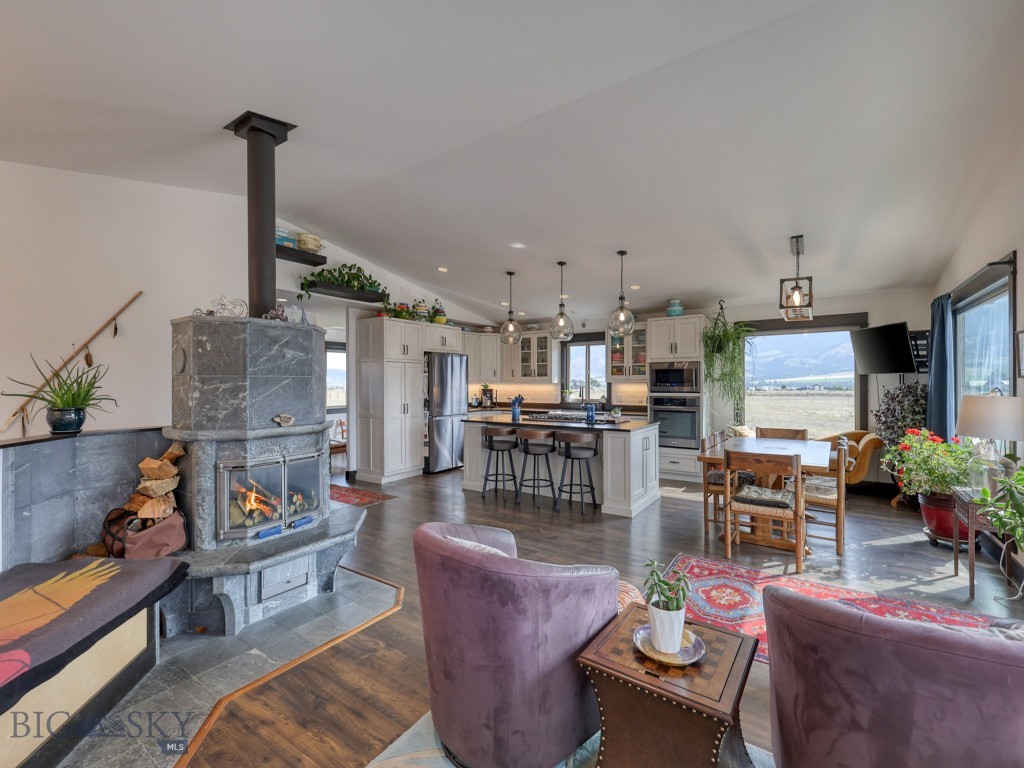 80 Glengarry Road, Livingston MT 59047