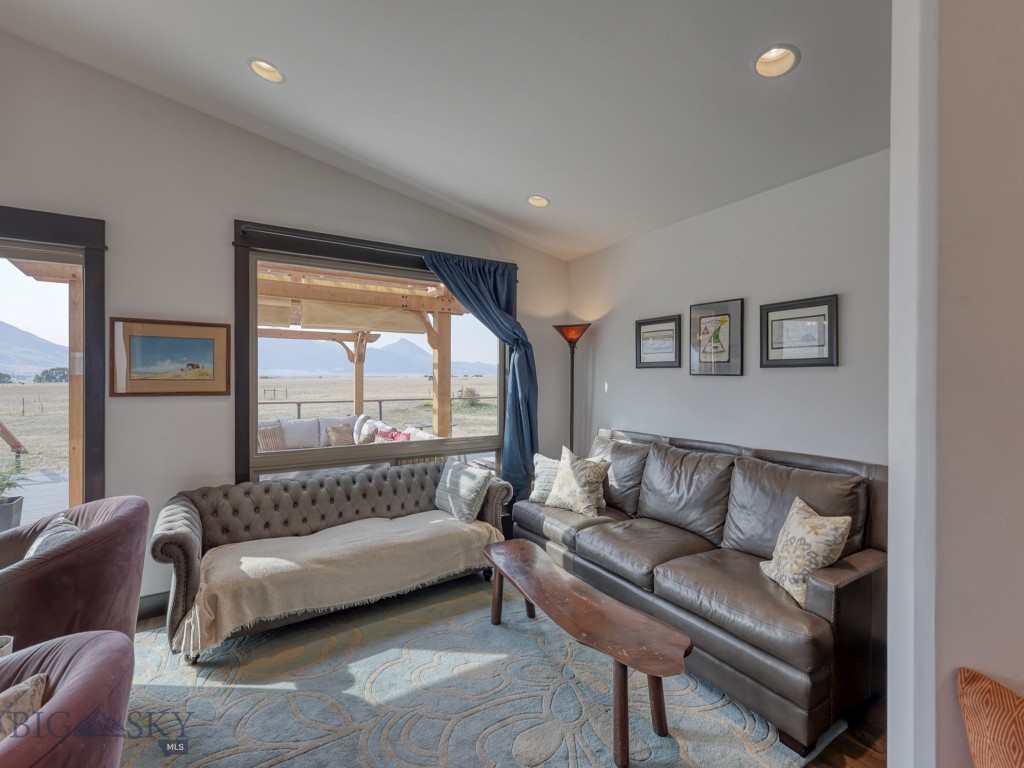 80 Glengarry Road, Livingston MT 59047