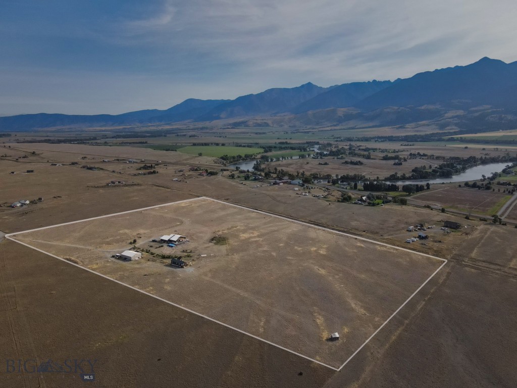 80 Glengarry Road, Livingston MT 59047