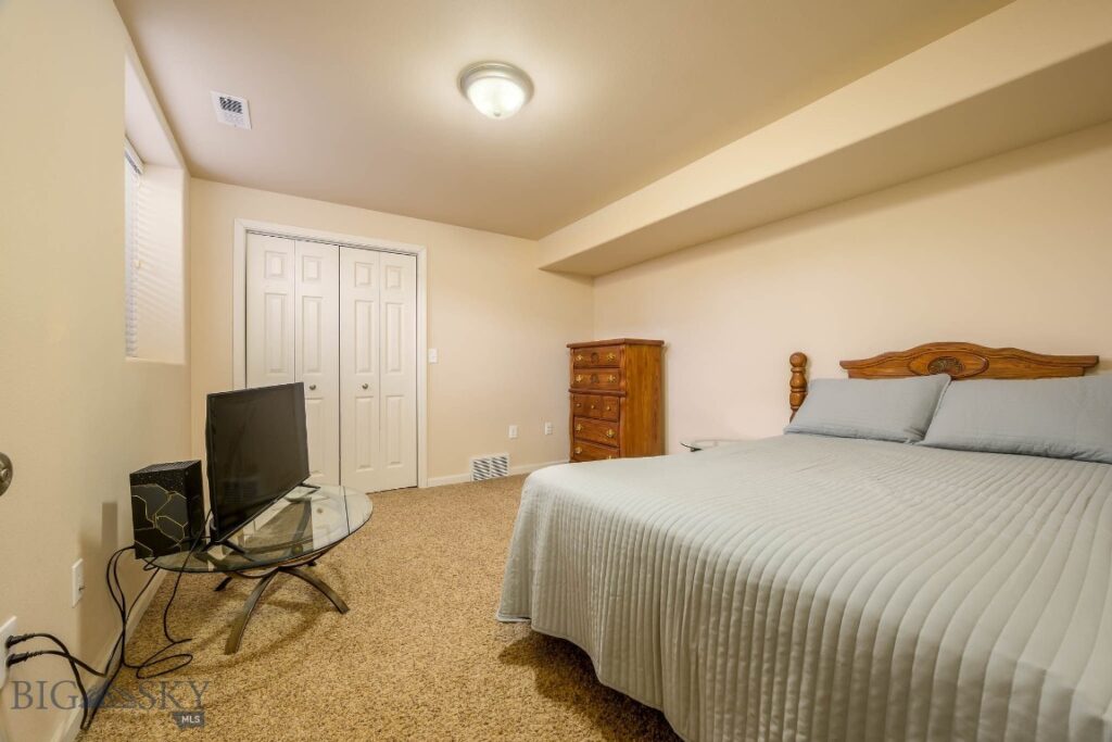 801 E 4th Street, Laurel MT 59044