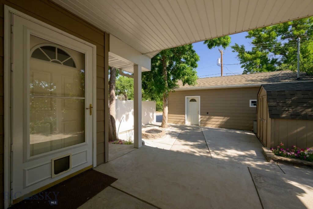 801 E 4th Street, Laurel MT 59044