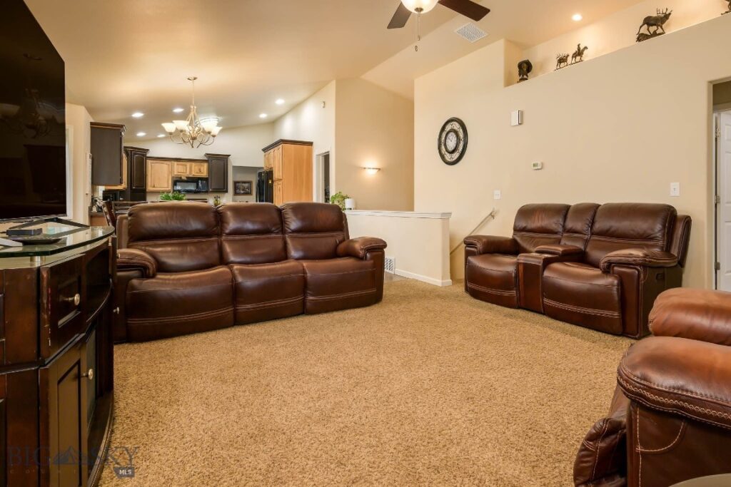 801 E 4th Street, Laurel MT 59044