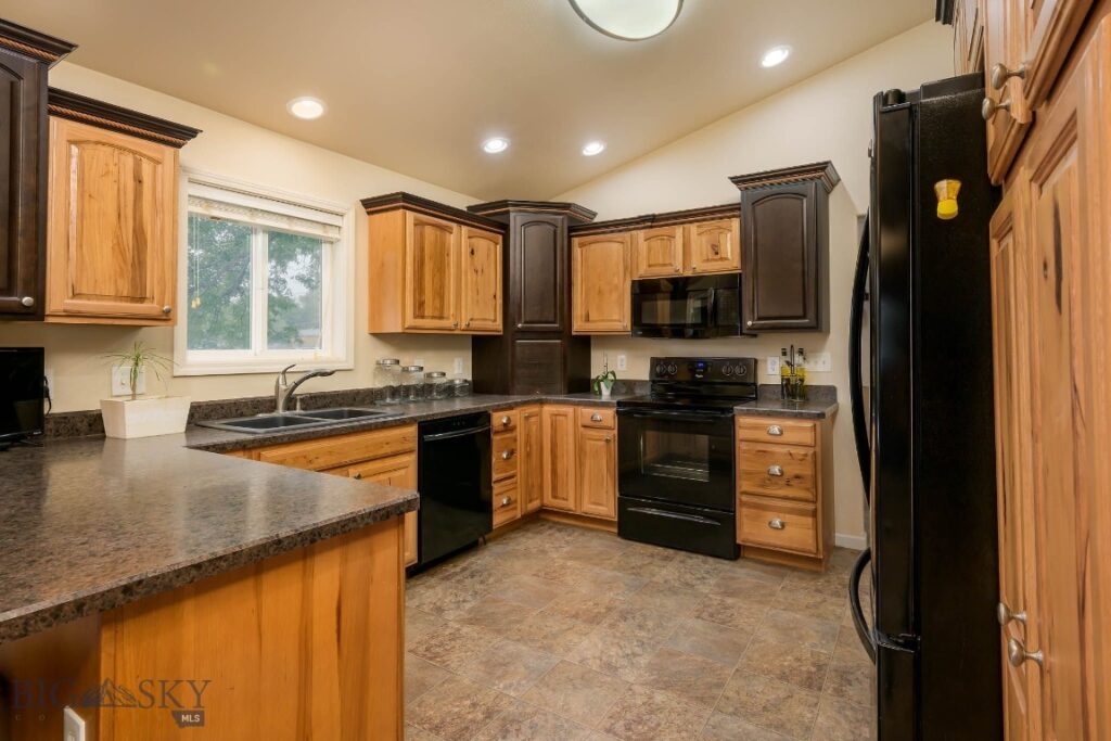 801 E 4th Street, Laurel MT 59044