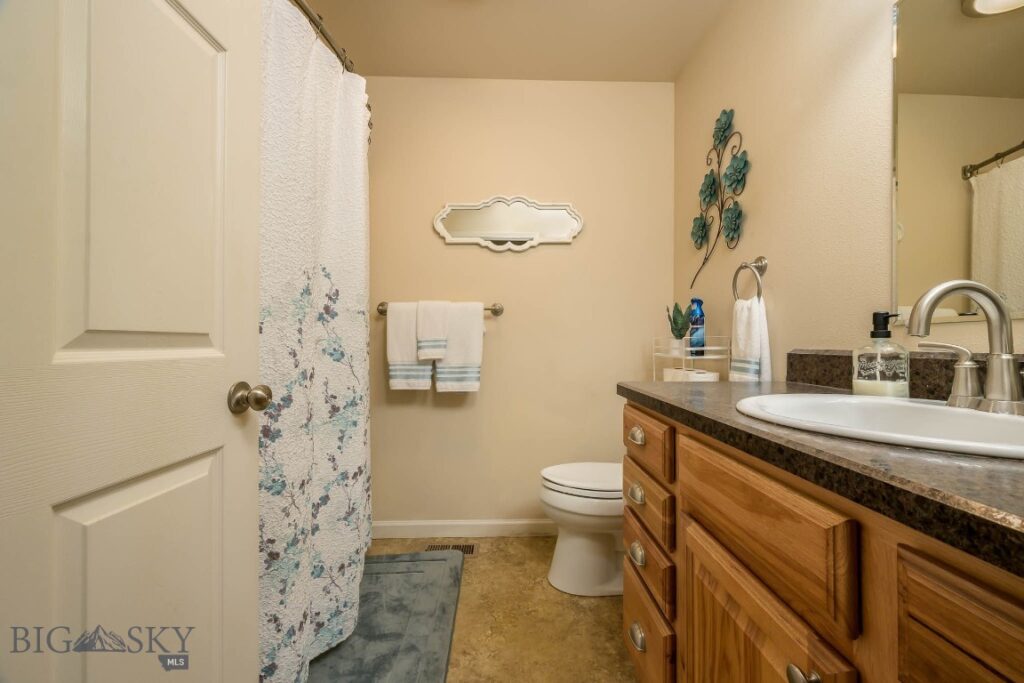 801 E 4th Street, Laurel MT 59044