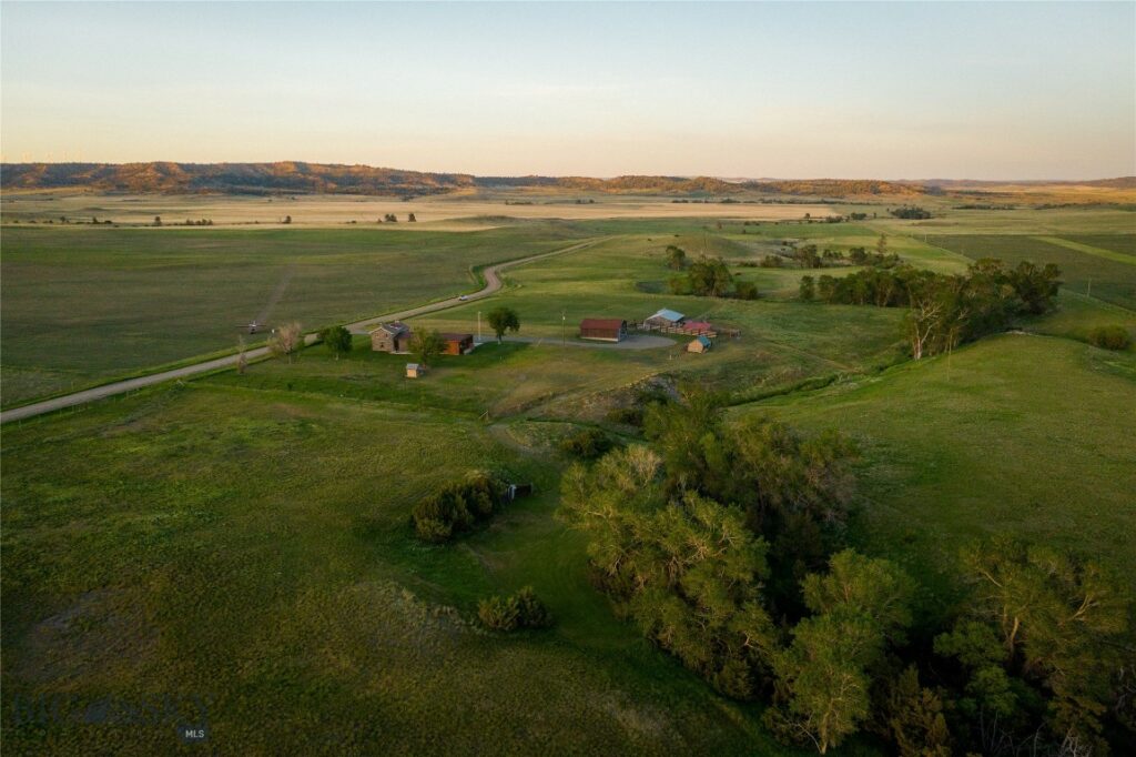 802 Deadmans Canyon Road, Reed Point MT 59069