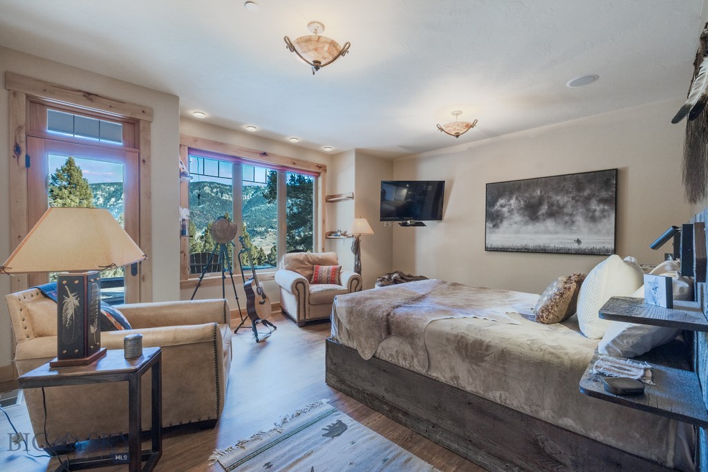 81 Steamboat Trail, Gallatin Gateway MT 59730