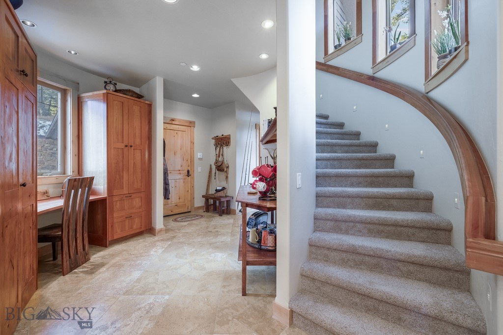 81 Steamboat Trail, Gallatin Gateway MT 59730