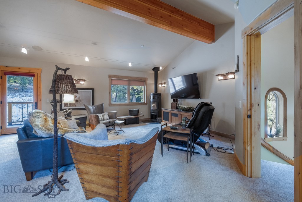 81 Steamboat Trail, Gallatin Gateway MT 59730