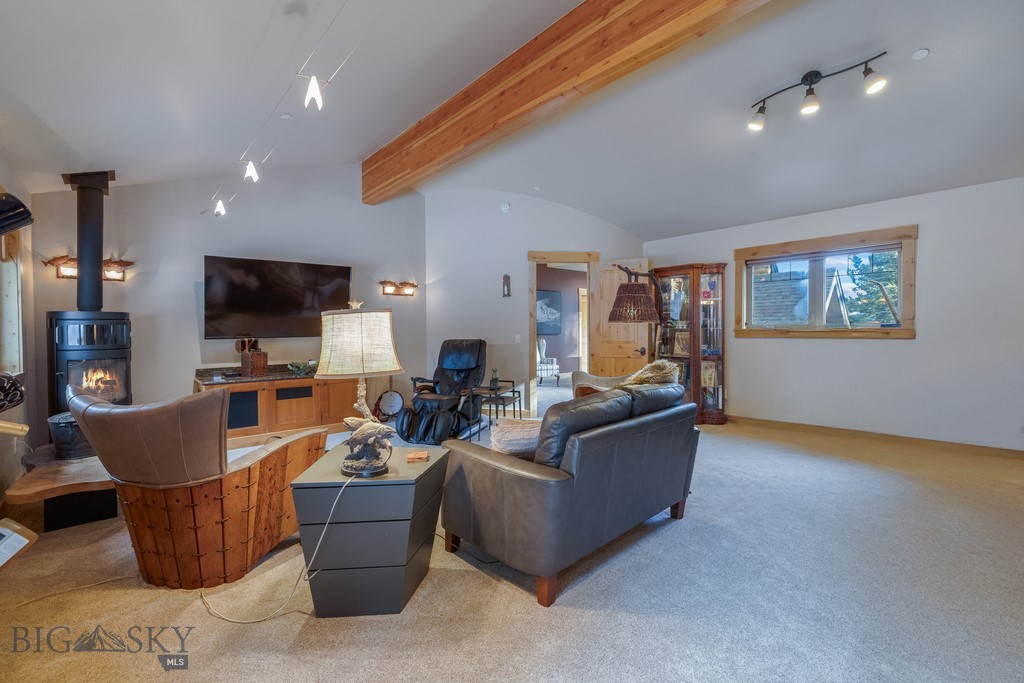 81 Steamboat Trail, Gallatin Gateway MT 59730