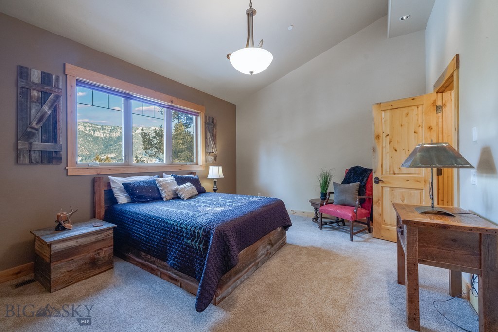 81 Steamboat Trail, Gallatin Gateway MT 59730