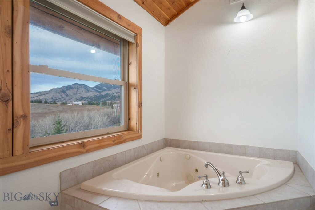 8407 Little Gully Run, Bozeman MT 59715