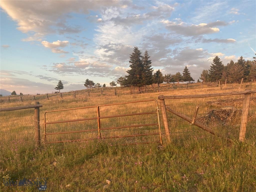 86 Pony Lane, Livingston MT 59047