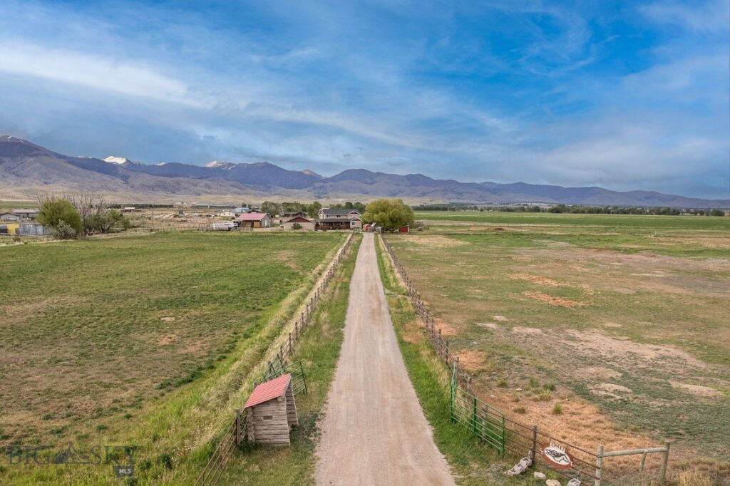 868 Middle Road, Twin Bridges MT 59754