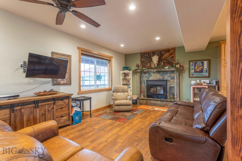868 Middle Road, Twin Bridges MT 59754