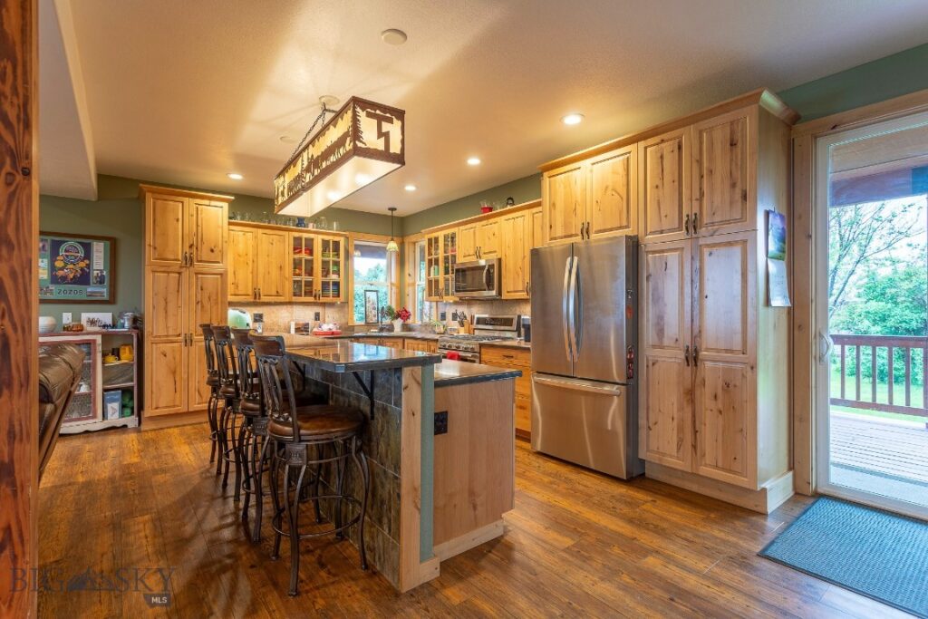 868 Middle Road, Twin Bridges MT 59754