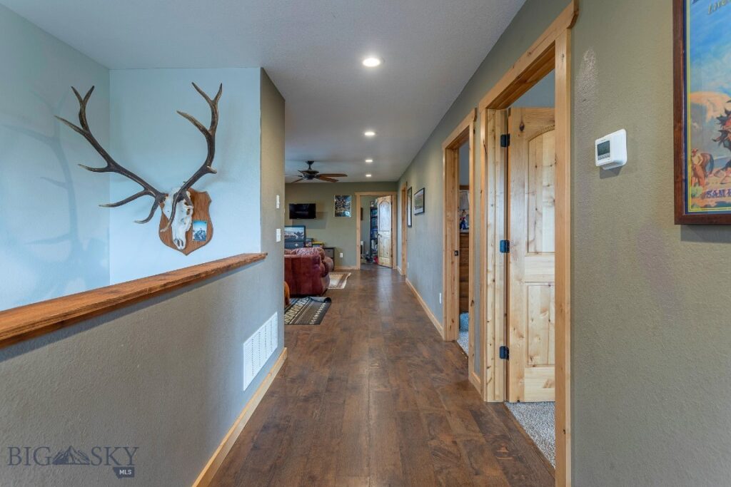 868 Middle Road, Twin Bridges MT 59754