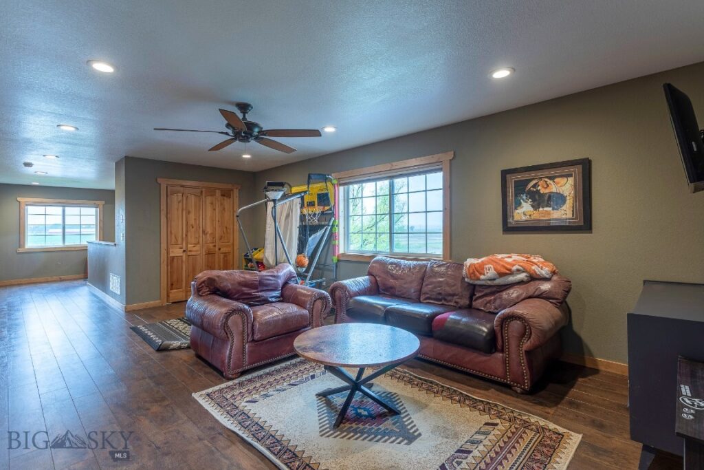 868 Middle Road, Twin Bridges MT 59754