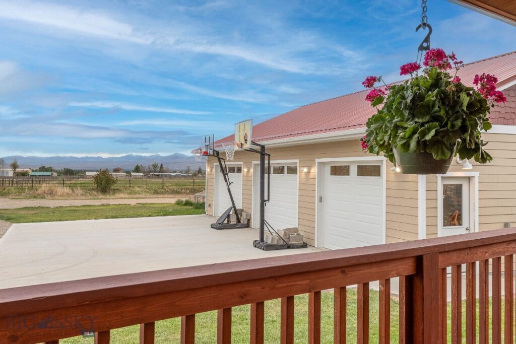 868 Middle Road, Twin Bridges MT 59754