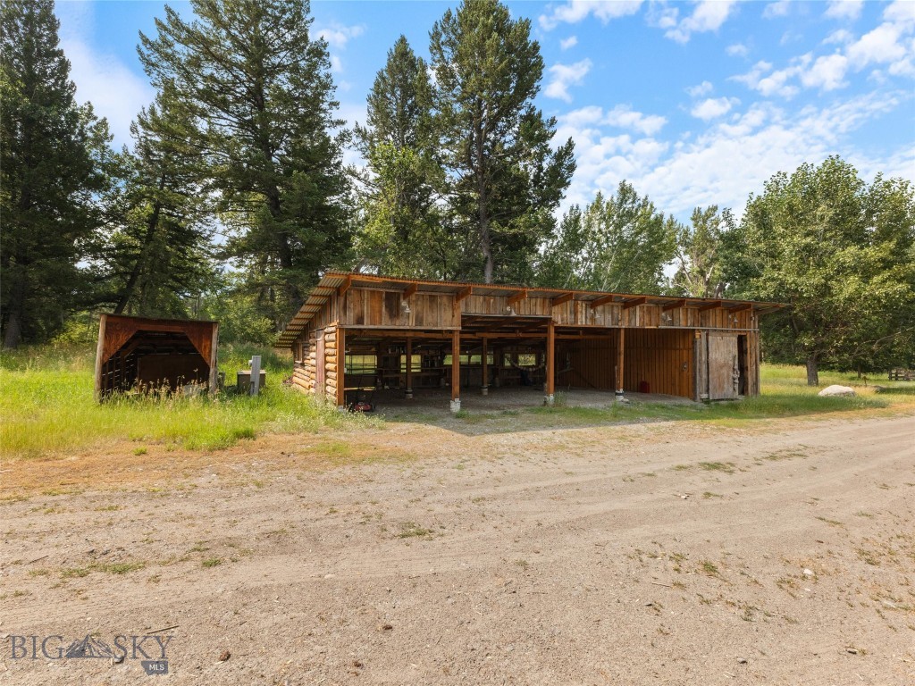 89 Deep Creek, Livingston MT 59047