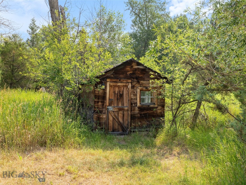 89 Deep Creek, Livingston MT 59047