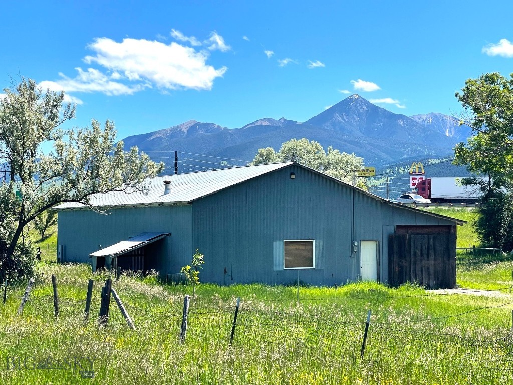 9 & 21 Rogers Lane, Livingston MT 59047