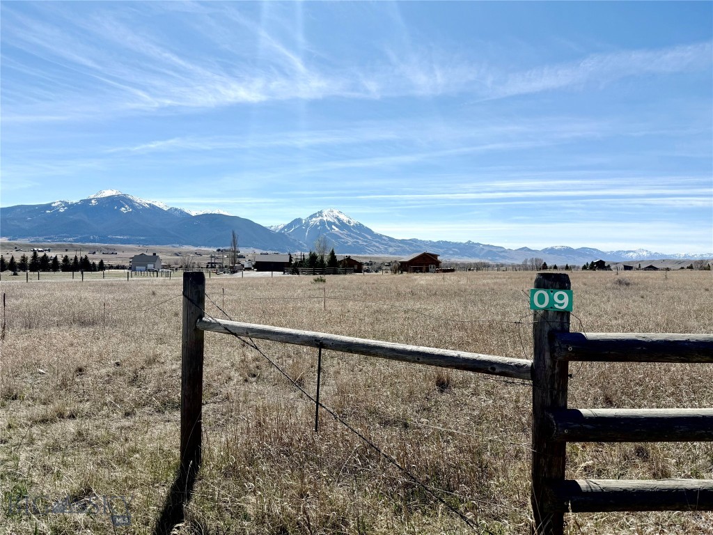 9 Paradise Ranch Road, Livingston MT 59047