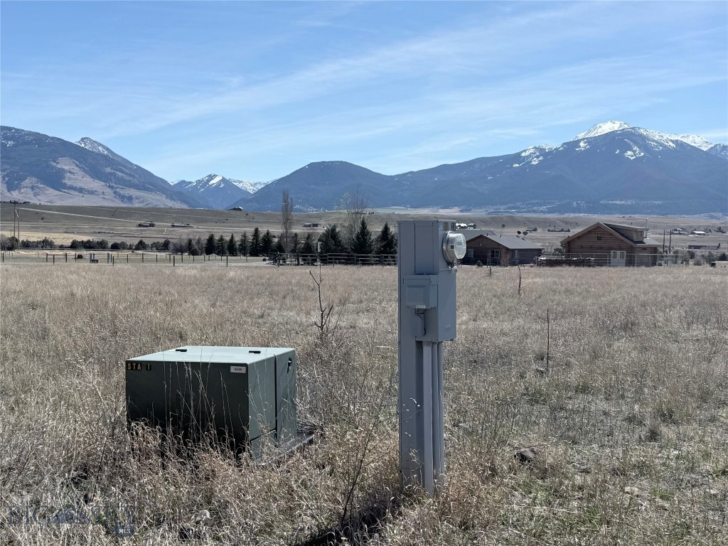 9 Paradise Ranch Road, Livingston MT 59047