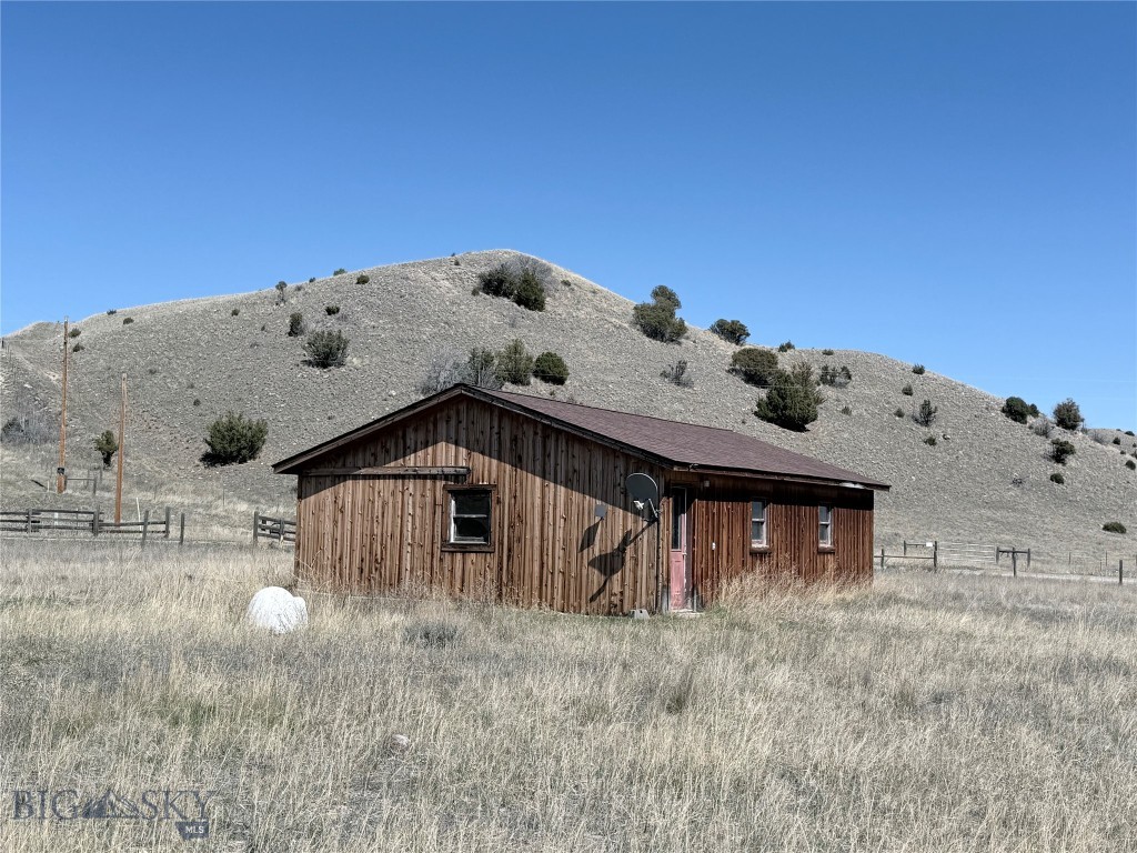 9 Paradise Ranch Road, Livingston MT 59047