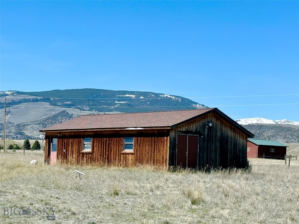9 Paradise Ranch Road, Livingston MT 59047