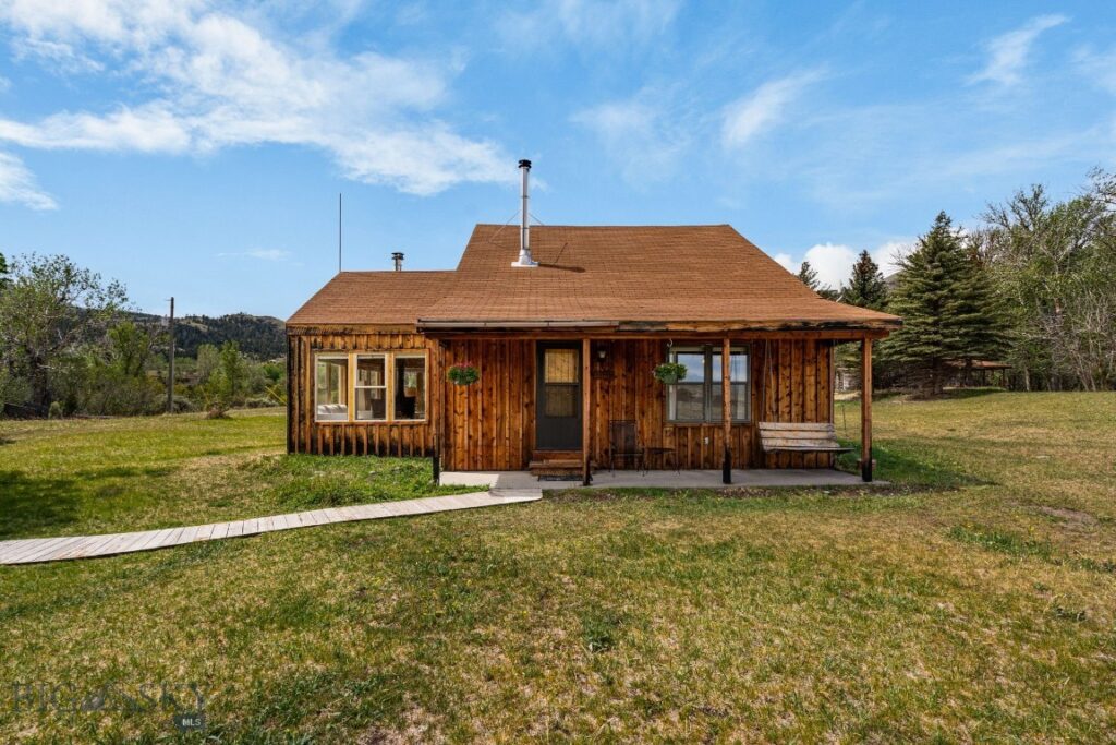 9 Grizzly Meadow Road, Emigrant MT 59027