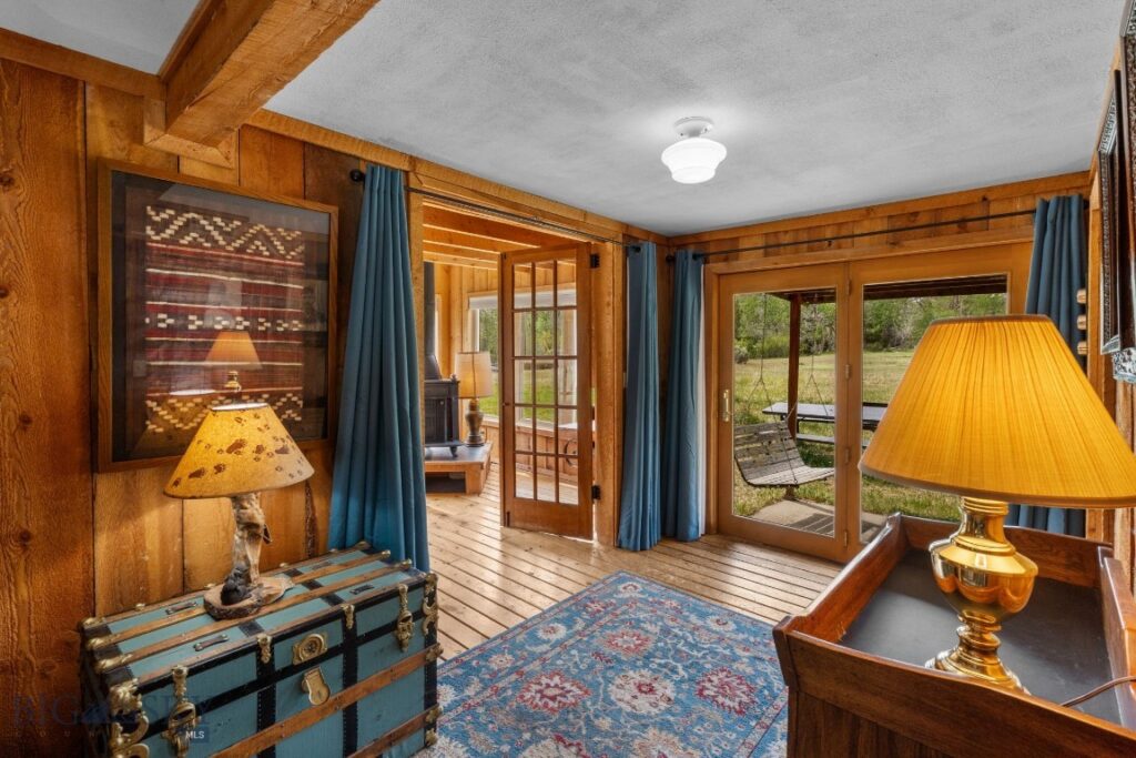 9 Grizzly Meadow Road, Emigrant MT 59027