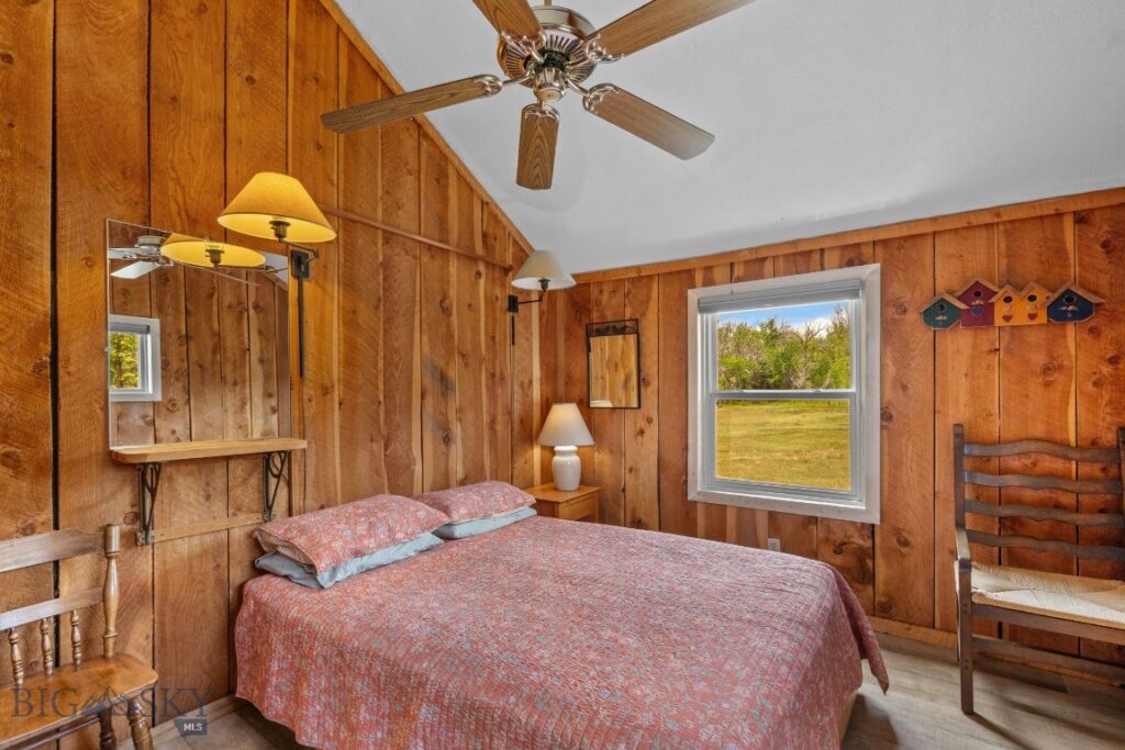 9 Grizzly Meadow Road, Emigrant MT 59027