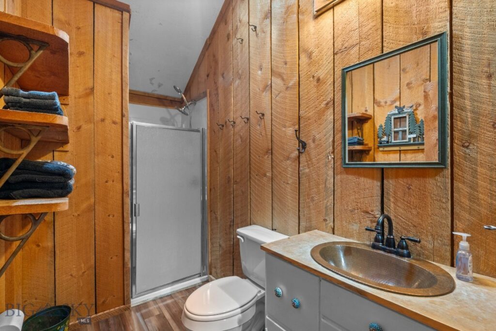 9 Grizzly Meadow Road, Emigrant MT 59027