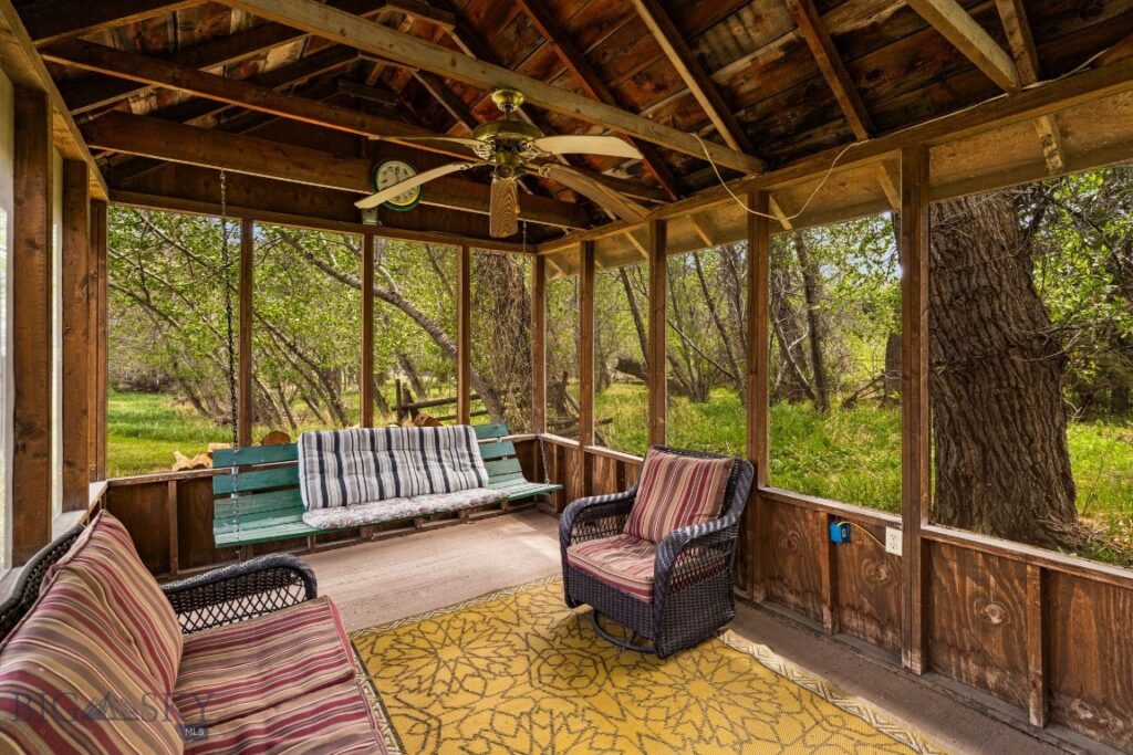9 Grizzly Meadow Road, Emigrant MT 59027