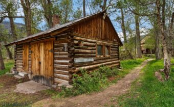 9 Grizzly Meadow Road, Emigrant MT 59027