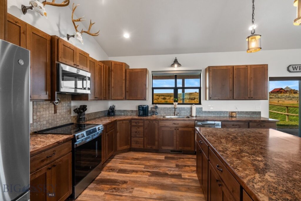 9 Sundust Lane, Twin Bridges MT 59754