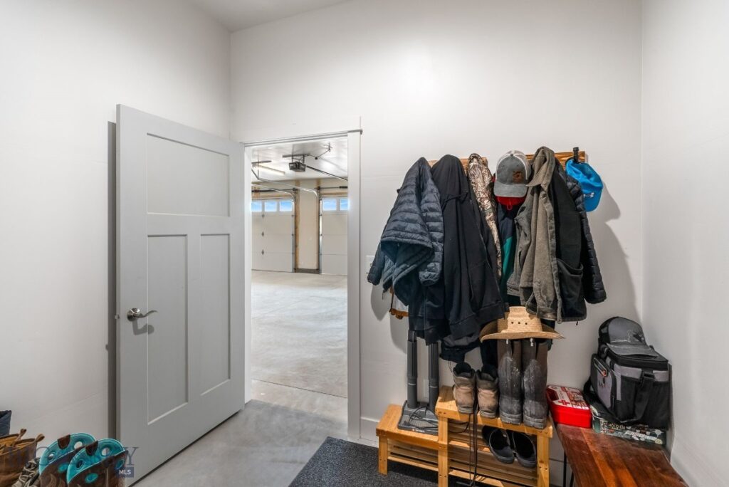 9 Sundust Lane, Twin Bridges MT 59754