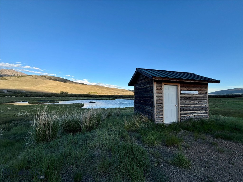 90 Meadow Lake Lane, Polaris MT 59746