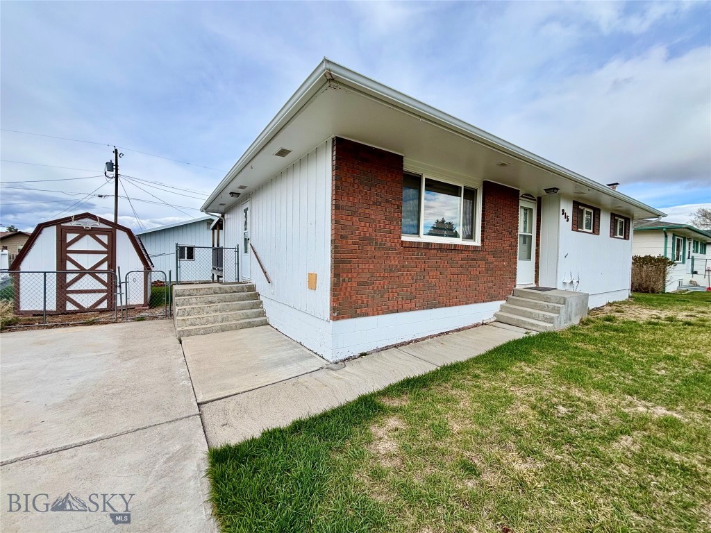915 E Reeder Street, Dillon MT 59725