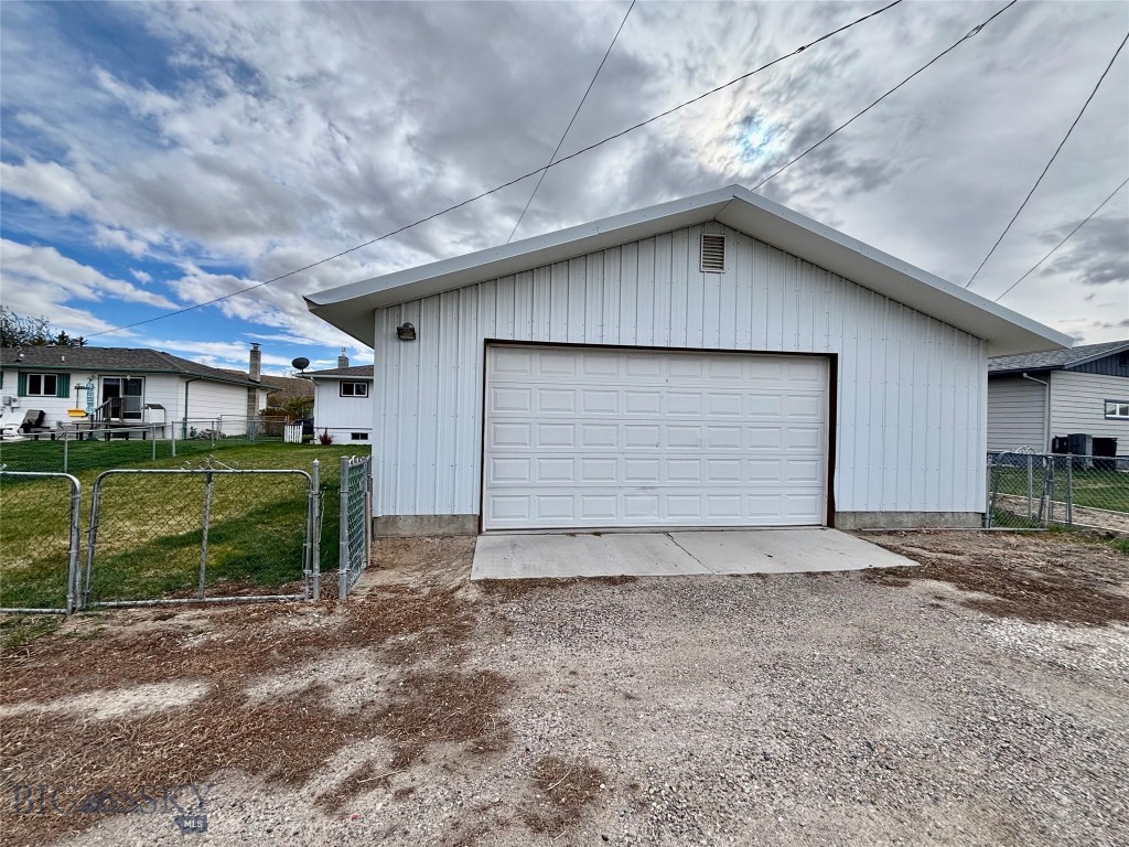 915 E Reeder Street, Dillon MT 59725