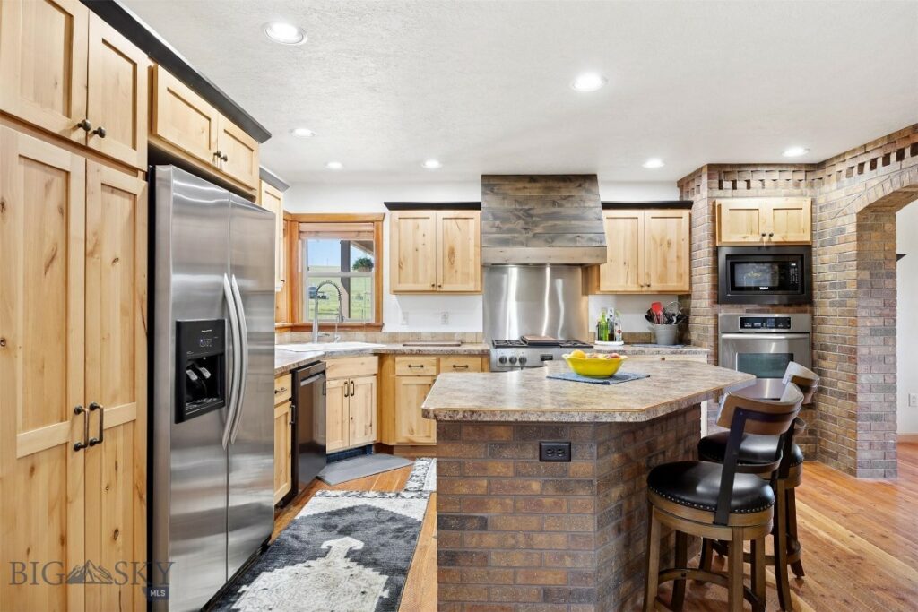 915 Point of Rocks Road, Whitehall MT 59759