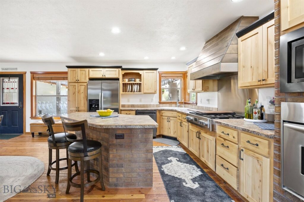 915 Point of Rocks Road, Whitehall MT 59759