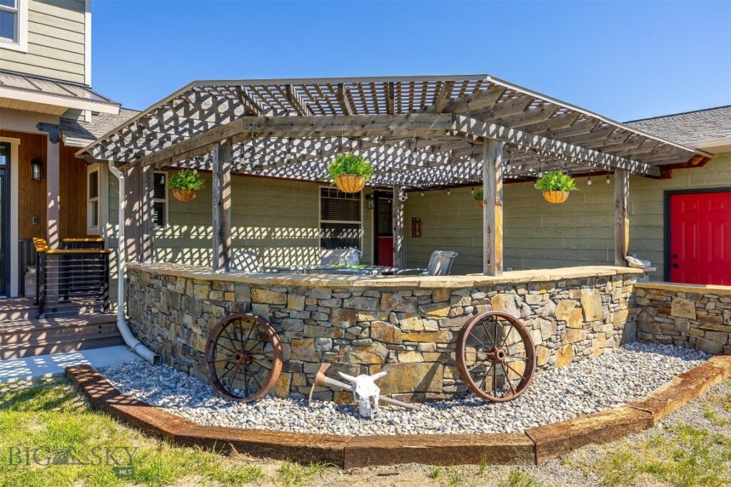 915 Point of Rocks Road, Whitehall MT 59759